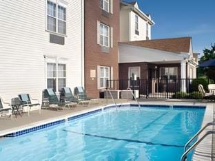 Suburban Studios Blue Ash-Cincinnati Hotel in Blue Ash
