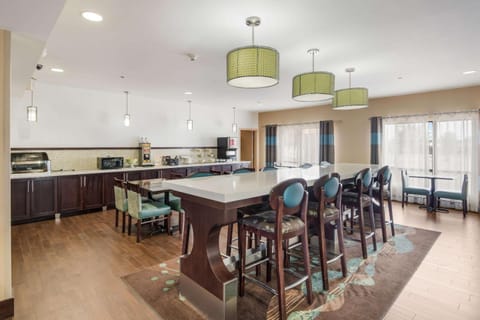 Quality Inn & Suites Quincy - Downtown Hotel in Quincy