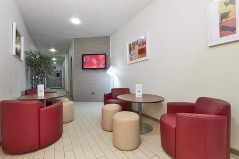 Shared lounge/TV area