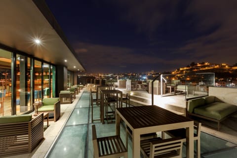 Bar/lounge