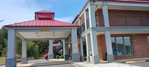 Red Roof Inn & Suites Scottsboro Hotel in Scottsboro