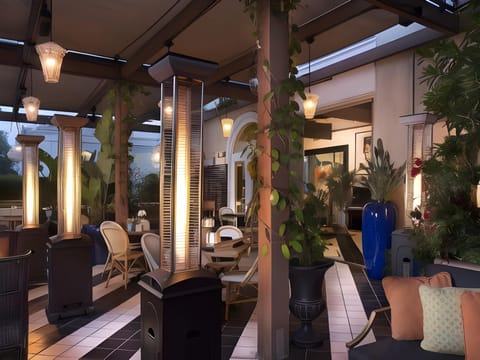 The Crescent Hotel Beverly Hills Hotel in Beverly Hills