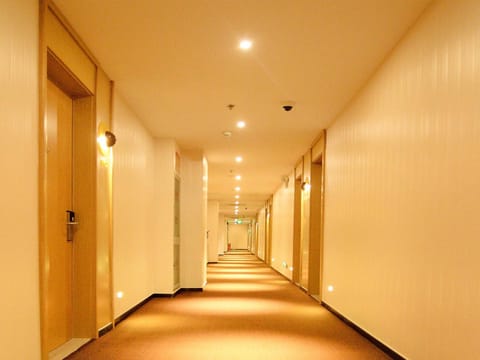 IU Hotel Beijing Yuanboyuan Dujiakan Hotel in Beijing