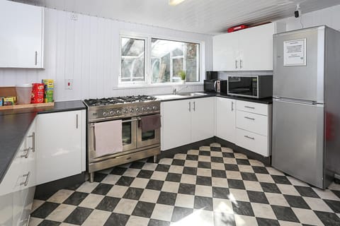 OYO Queens Quarter Hotel in Belfast