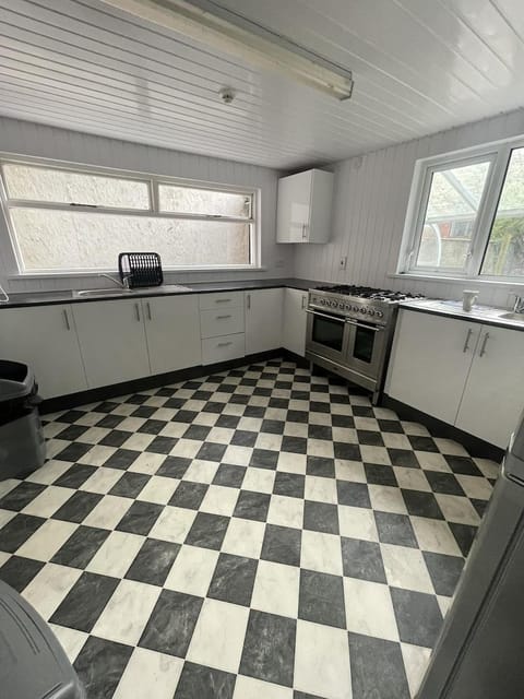 OYO Queens Quarter Hotel in Belfast