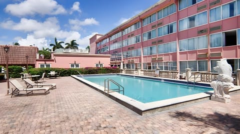 Miami Gardens Inn and Suites Hotel in Golden Glades