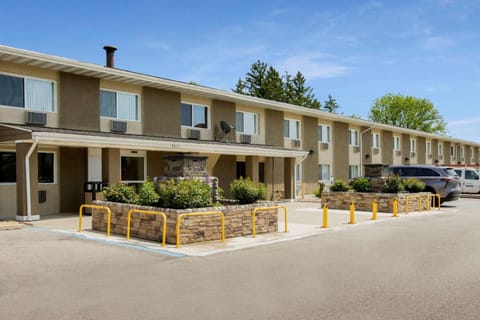 Rodeway Inn & Suites Grand Rapids Southeast Hotel in Kentwood
