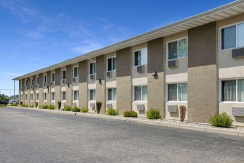 Rodeway Inn & Suites Grand Rapids Southeast Hotel in Kentwood