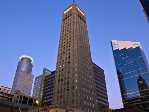 W Minneapolis - The Foshay Hotel in Loring Park