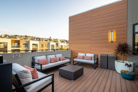 Infinity Hotel San Francisco, Tapestry Collection by Hilton Hotel in San Francisco