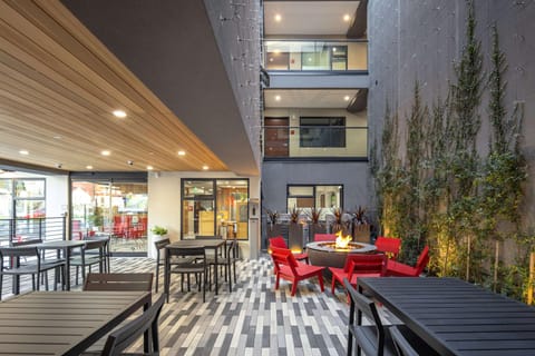 Infinity Hotel San Francisco, Tapestry Collection by Hilton Hotel in San Francisco