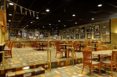 Best Western Plus Chicago Hillside Hotel in Bellwood