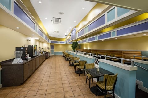 Super 8 by Wyndham Mobile I-65 Hotel in Mobile