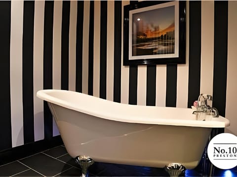 No.10 Preston Hotel in Preston