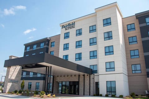 Fairfield by Marriott Inn & Suites Davenport Quad Cities Hotel in Bettendorf