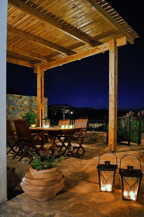 Spacious villa with private pool and sea view, just 150 meters from the sea Resort in Lasithi