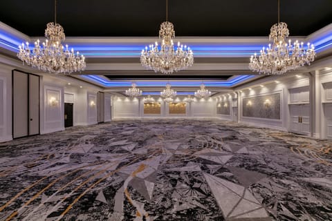 DoubleTree by Hilton Canton Downtown Hotel in Canton