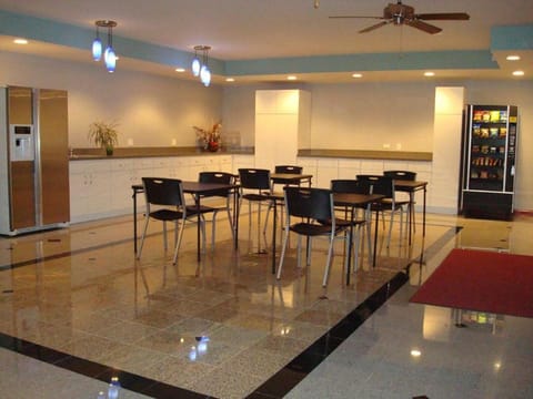 O'Hare Inn & Suites Hotel in Schiller Park