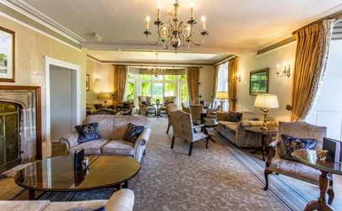 Shared lounge/TV area