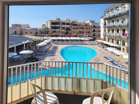 Topaz Hotel Hotel in Saint Paul's Bay