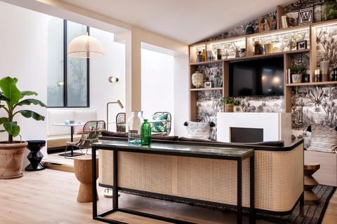 Bar/lounge