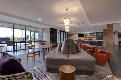 Home2 Suites by Hilton Dekalb Hotel in DeKalb