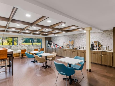 Clarion Pointe Savannah Gateway I-95 Hotel in Savannah