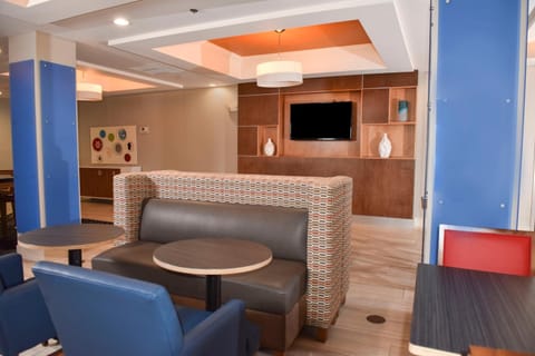 Holiday Inn Express Hotel & Suites Selma By IHG Hotel in Selma