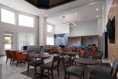 Holiday Inn Express Hotel & Suites Chaffee - Jacksonville West By IHG Hotel in Jacksonville