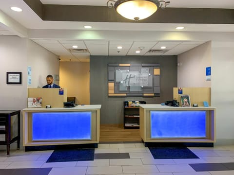 Holiday Inn Express Hotel & Suites Lexington Northeast By IHG Hotel in Lexington