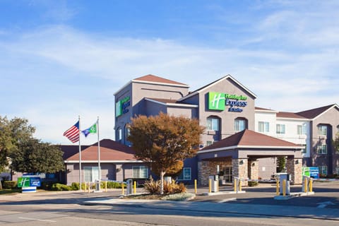 Holiday Inn Express Oakland Airport By IHG Hotel in San Leandro
