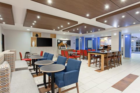 Holiday Inn Express Oakland Airport By IHG Hotel in San Leandro
