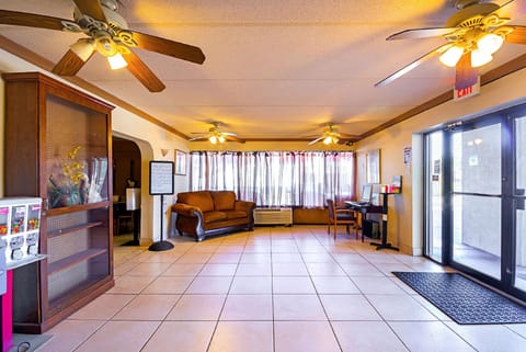 Americas Best Value Inn & Suites Melbourne Motel in West Melbourne