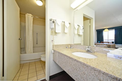 Econo Lodge Oklahoma City Northeast Hotel in Oklahoma City