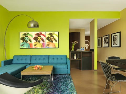 Moonrise Hotel Hotel in Saint Louis