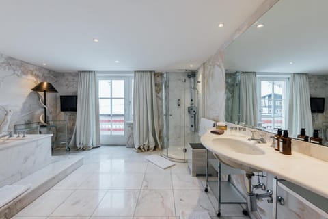 Hotel Edelweiss Hotel in Lech