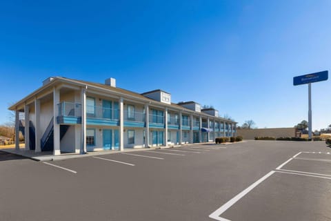 Baymont by Wyndham Selma Hotel in Selma