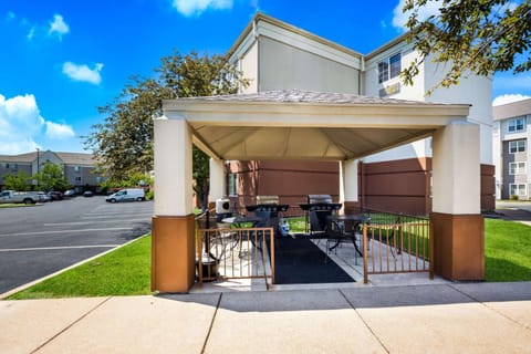 Sonesta Simply Suites St Louis Earth City Hotel in Earth City