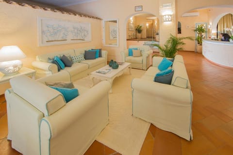 Shared lounge/TV area