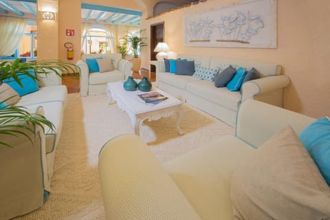 Shared lounge/TV area