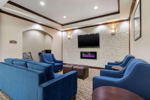 Comfort Inn Near UNT Hotel in Denton