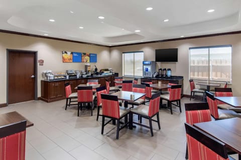 Comfort Inn Near UNT Hotel in Denton