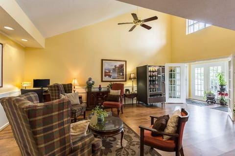 Econo Lodge Tupelo Barnes Crossing Hotel in Tupelo