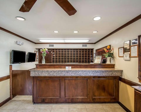 Suburban Studios Melbourne Airport Hotel in Melbourne