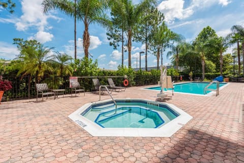 Hampton Inn & Suites Orlando-South Lake Buena Vista Hotel in Kissimmee