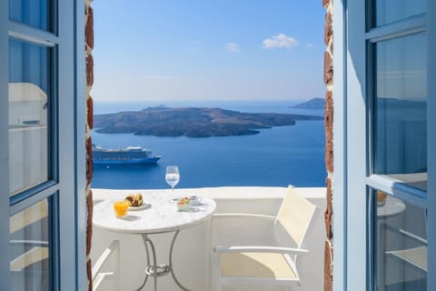 Aigialos Luxury Traditional Settlement Hotel in Thera