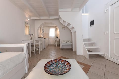 Reverie Santorini Apartment hotel in Thera