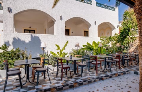 Sellada Beach Hotel Hotel in Perissa