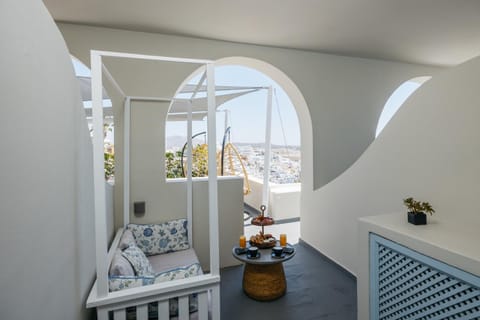 Kastro Suites Hotel in Thera