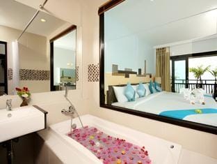 Fanari Khaolak Resort - Sea Front Zone Resort in Khuekkhak